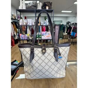 Dooney and Bourke classic tote